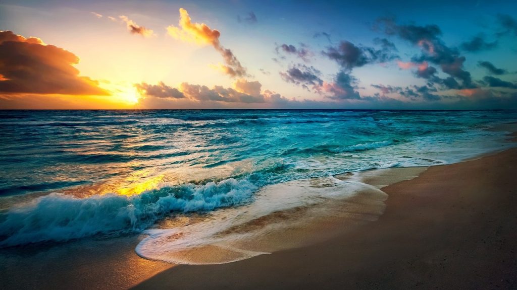 landscape shot of a beautiful sunset at an Englewood, FL beach.
